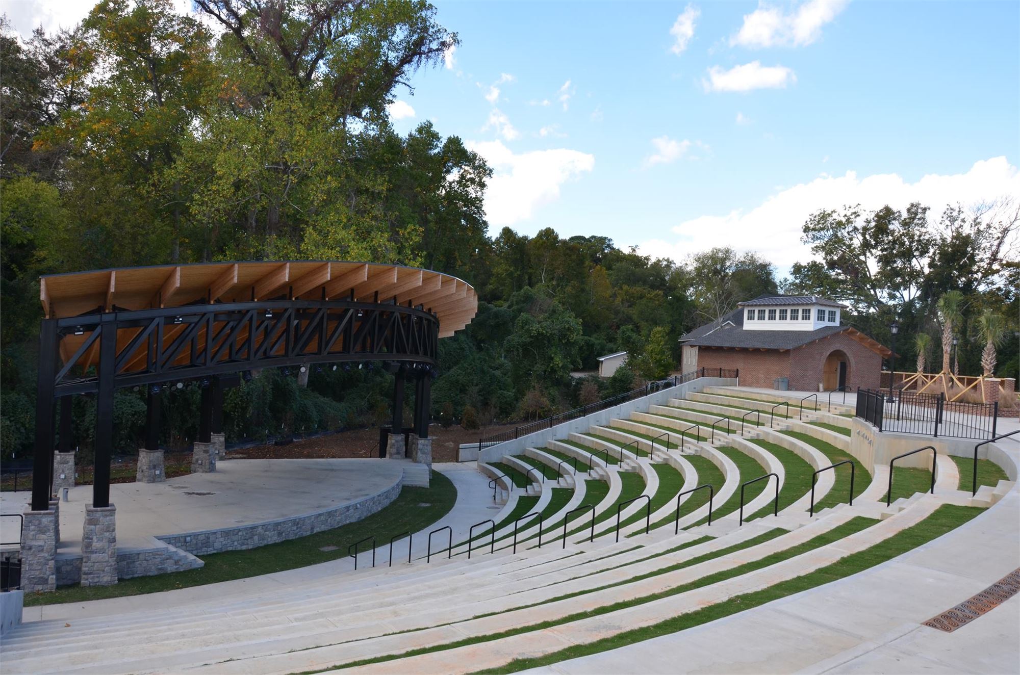 Icehouse Amphitheater - Lake Murray Country